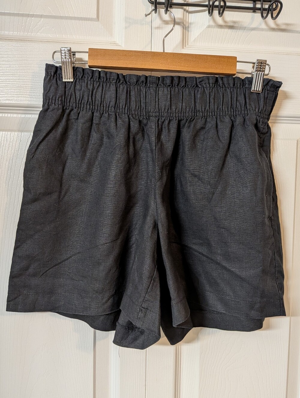 Quince Black High-Waist Elastic Shorts